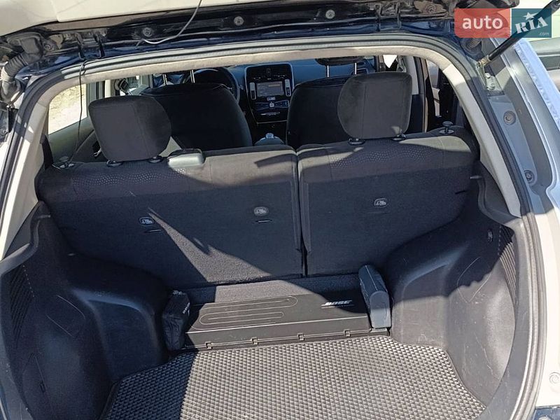 Хэтчбек Nissan Leaf 2013 в Гнивани