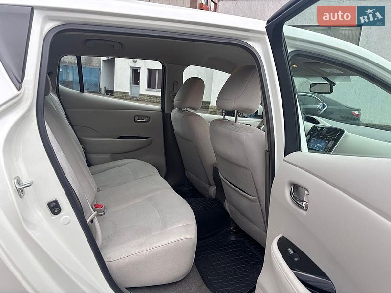 Хэтчбек Nissan Leaf 2013 в Киеве
