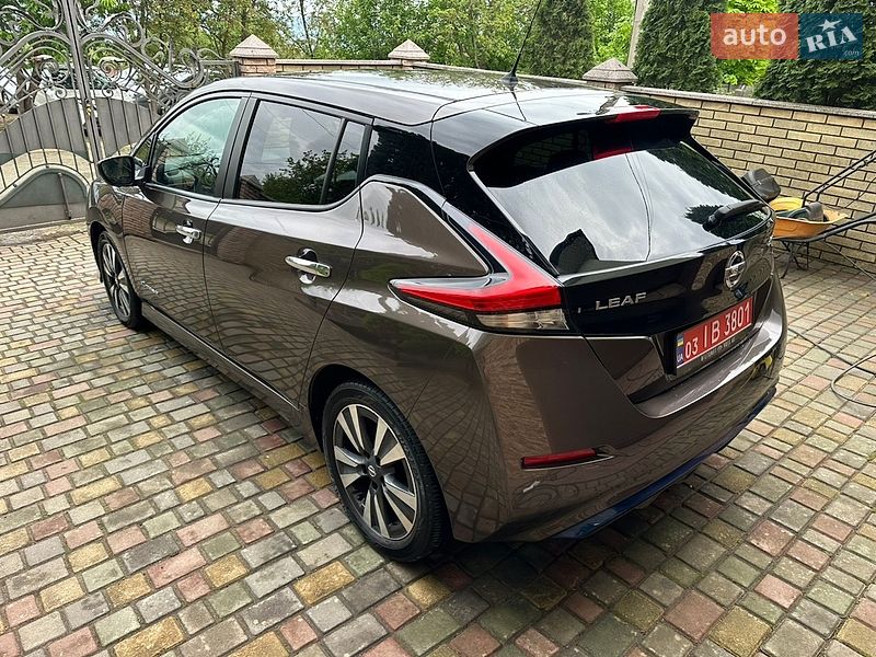 Хэтчбек Nissan Leaf 2018 в Черновцах