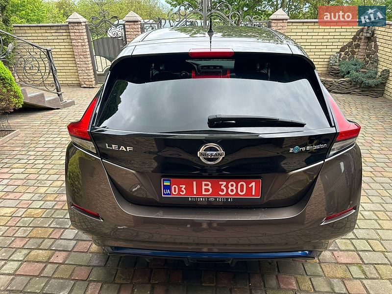 Хэтчбек Nissan Leaf 2018 в Черновцах