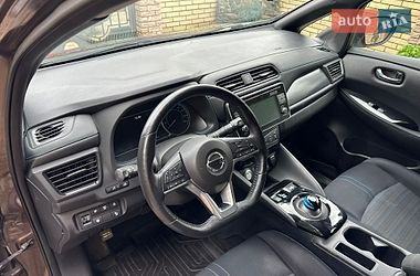 Хэтчбек Nissan Leaf 2018 в Черновцах