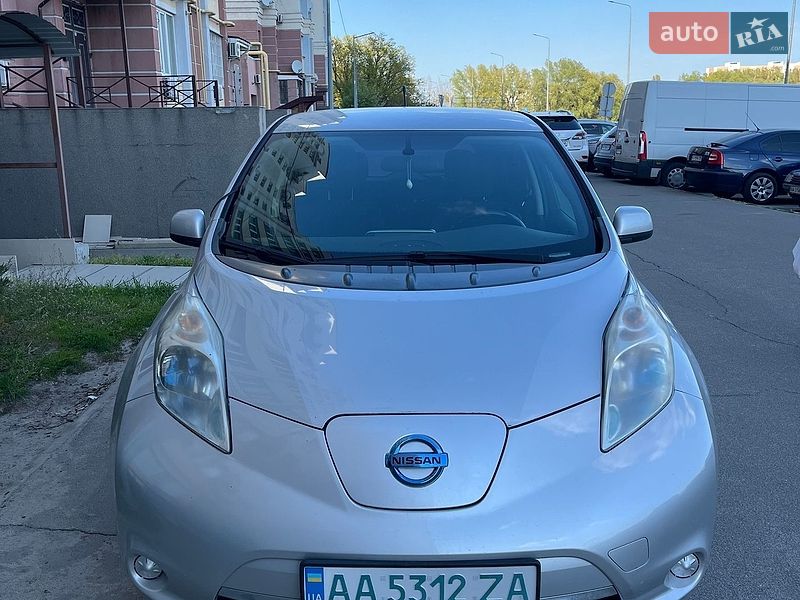 Хэтчбек Nissan Leaf 2013 в Киеве