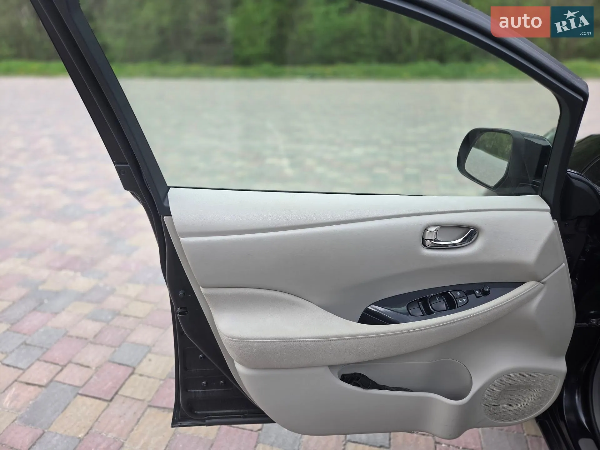 2012 Nissan Leaf - мініатюра 18