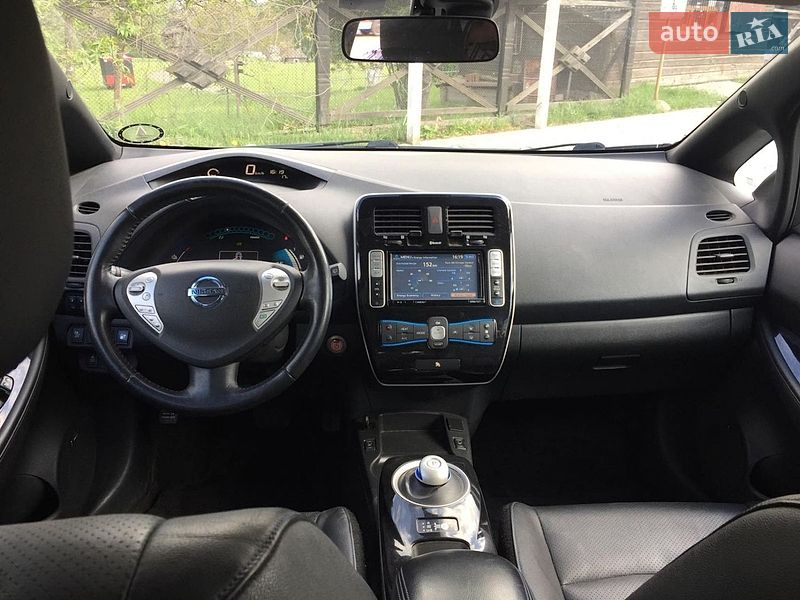 Хэтчбек Nissan Leaf 2014 в Черновцах
