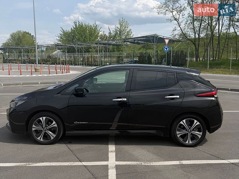 Хэтчбек Nissan Leaf 2018 в Днепре