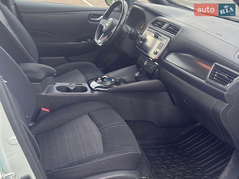 Хетчбек Nissan Leaf 2018 в Житомирі