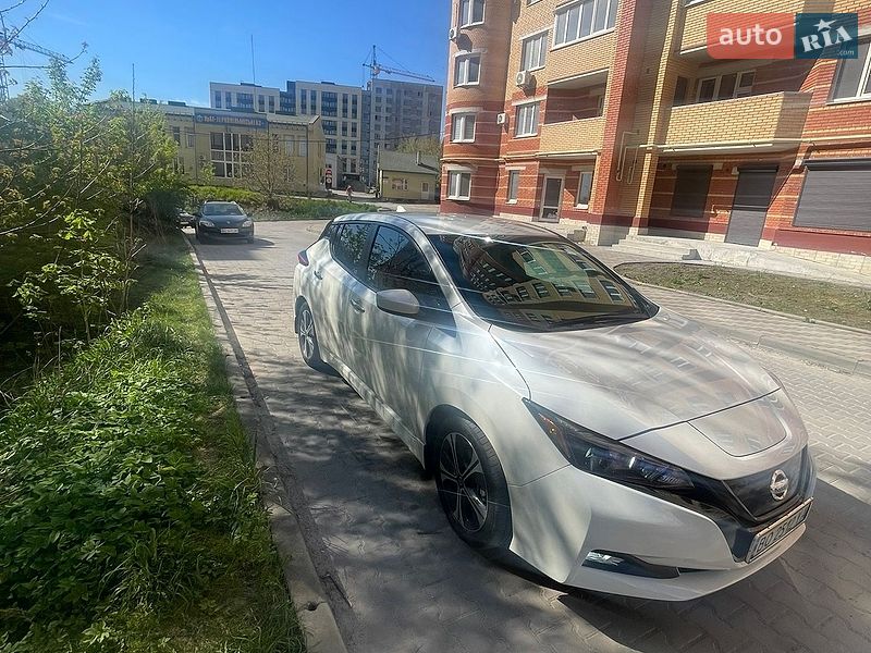 Хэтчбек Nissan Leaf 2021 в Тернополе