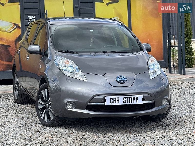 Хэтчбек Nissan Leaf 2015 в Стрые