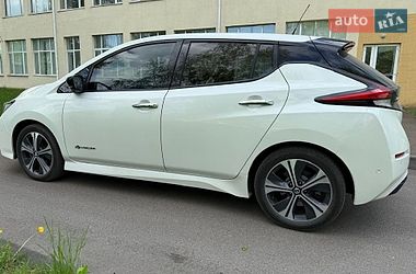 Хетчбек Nissan Leaf 2018 в Києві