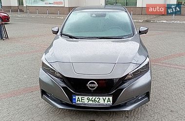 Хэтчбек Nissan Leaf 2023 в Днепре