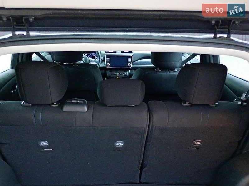 Хетчбек Nissan Leaf 2023 в Дніпрі