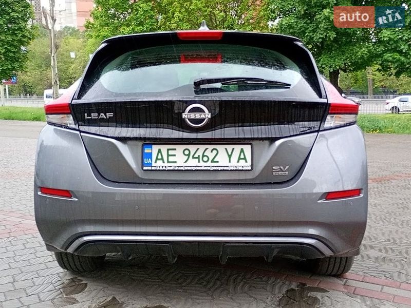 Хетчбек Nissan Leaf 2023 в Дніпрі