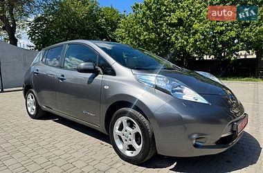 Хетчбек Nissan Leaf 2015 в Чернівцях