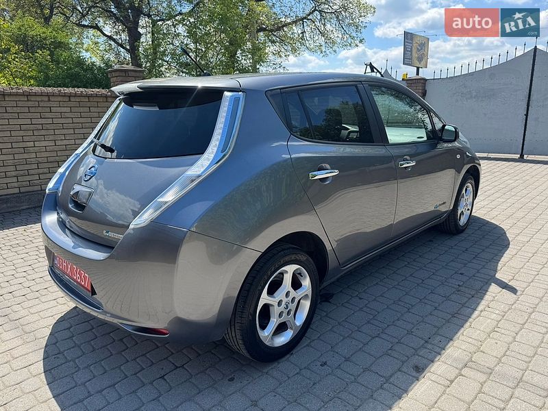 Хетчбек Nissan Leaf 2015 в Чернівцях