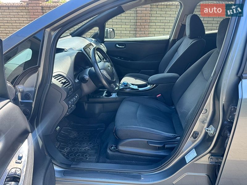 Хетчбек Nissan Leaf 2015 в Чернівцях