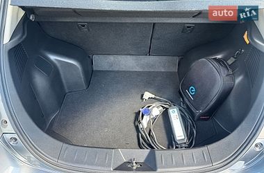 Хетчбек Nissan Leaf 2015 в Чернівцях