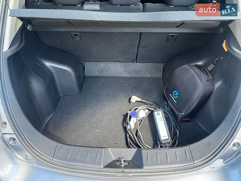 Хетчбек Nissan Leaf 2015 в Чернівцях