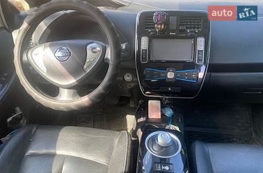 Хэтчбек Nissan Leaf 2015 в Дубровице