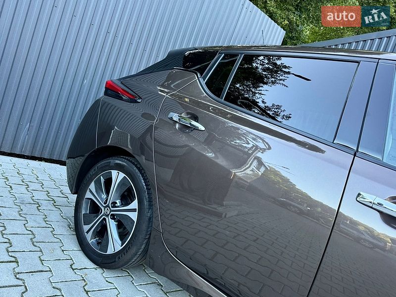 Хэтчбек Nissan Leaf 2018 в Дрогобыче