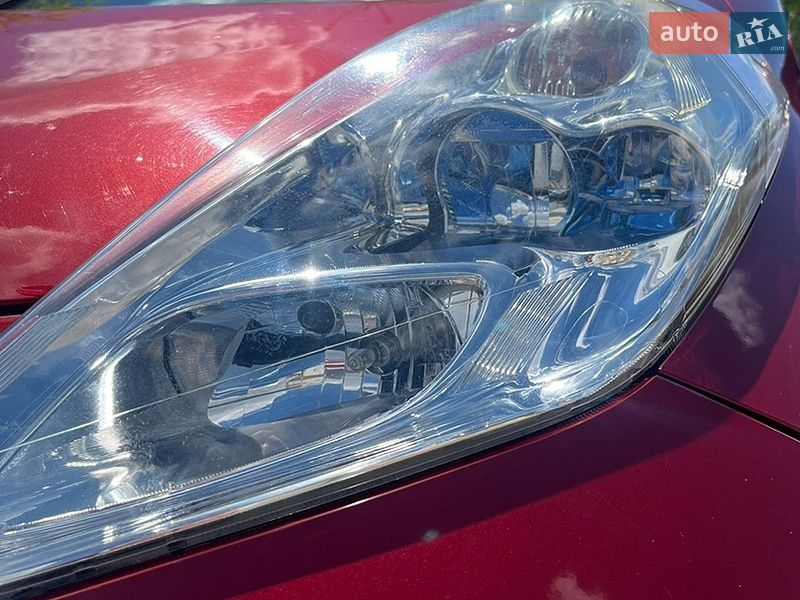Хетчбек Nissan Leaf 2013 в Львові