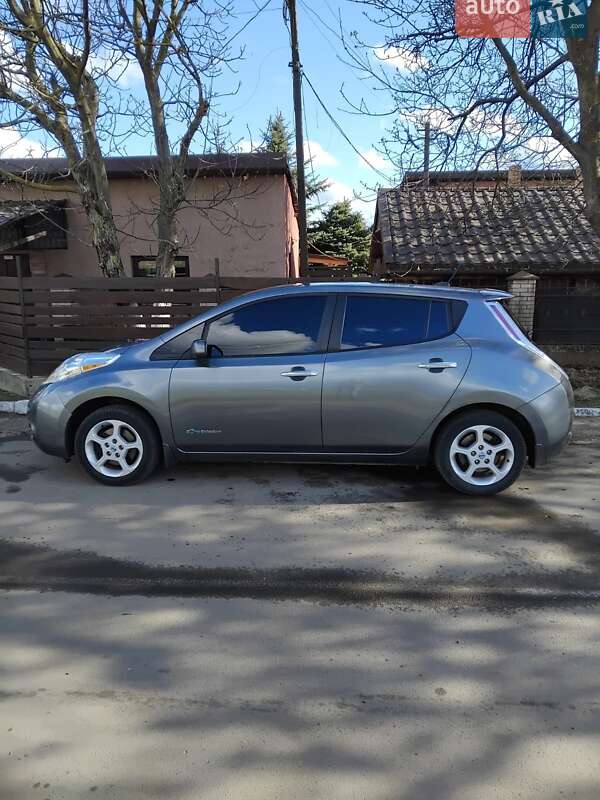 Хетчбек Nissan Leaf 2014 в Львові