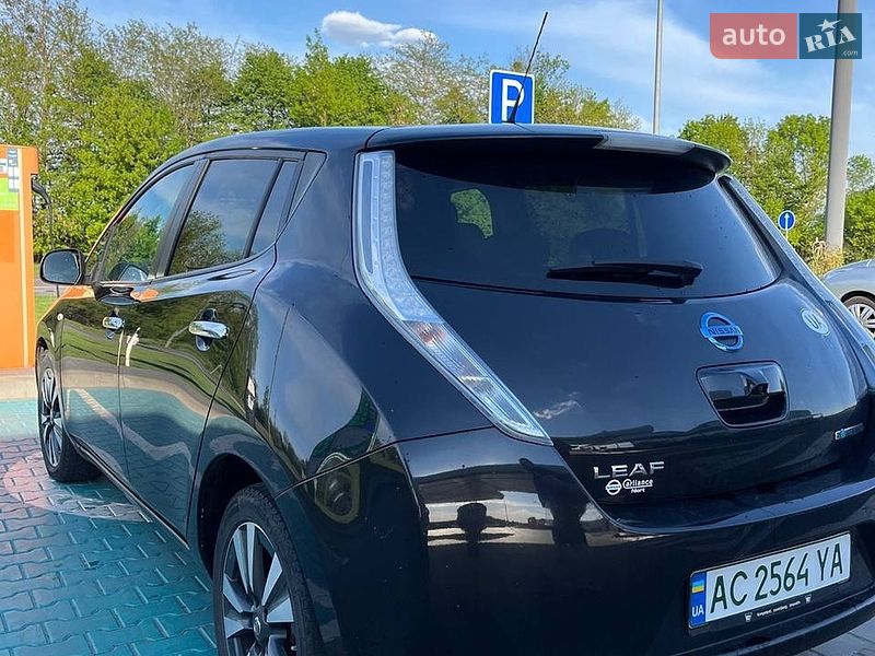 Хэтчбек Nissan Leaf 2016 в Луцке