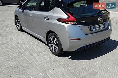 Хетчбек Nissan Leaf 2018 в Дніпрі
