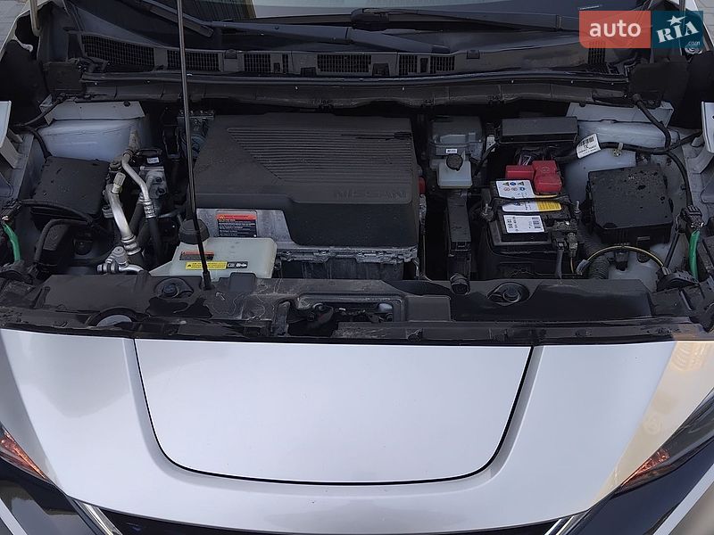 Хетчбек Nissan Leaf 2018 в Дніпрі
