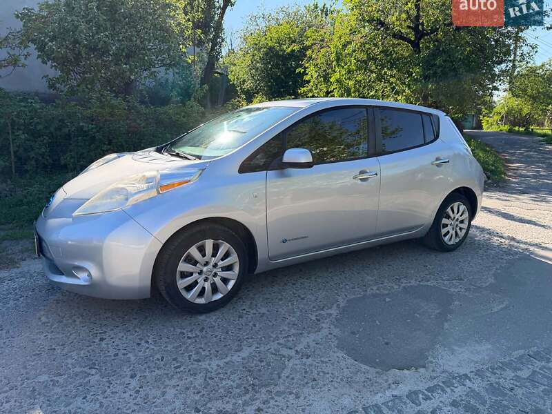 Хетчбек Nissan Leaf 2013 в Києві фото 9 Хетчбек Nissan Leaf 2013 в Києві