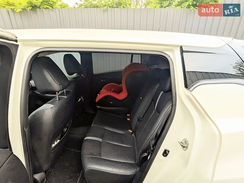 Хетчбек Nissan Leaf 2019 в Києві фото 13 Хетчбек Nissan Leaf 2019 в Києві
