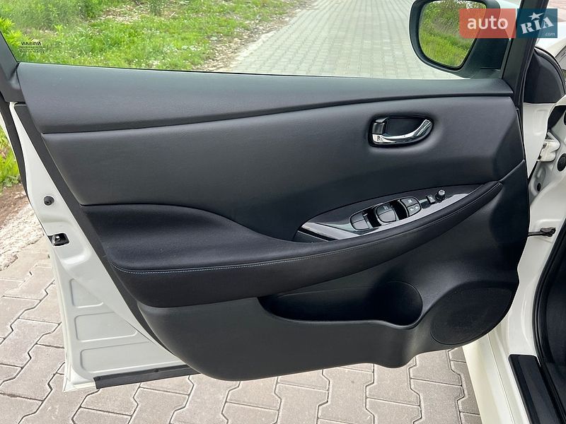 Хэтчбек Nissan Leaf 2018 в Ровно