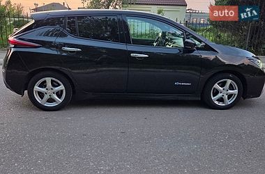 Хэтчбек Nissan Leaf 2017 в Радивилове