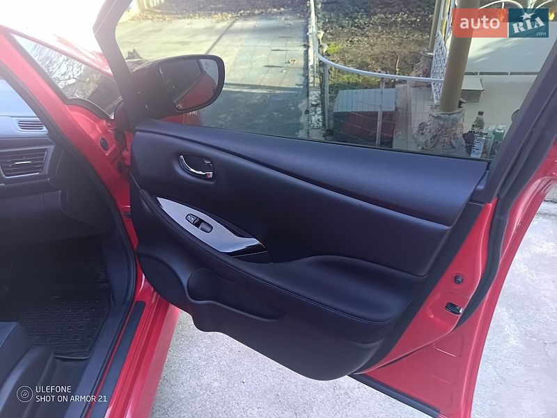 Хетчбек Nissan Leaf 2019 в Городку