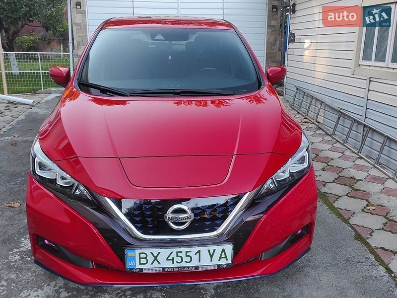 Хетчбек Nissan Leaf 2019 в Городку