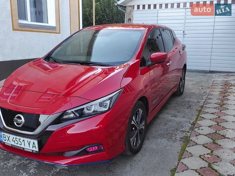 Хетчбек Nissan Leaf 2019 в Городку