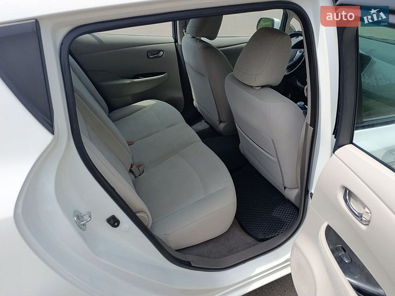 Хетчбек Nissan Leaf 2015 в Житомирі