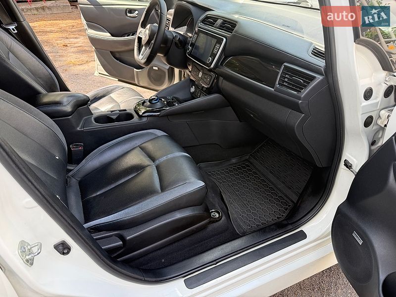 Хэтчбек Nissan Leaf 2021 в Виннице