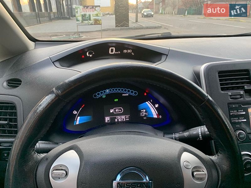 Хэтчбек Nissan Leaf 2014 в Тячеве фото Хэтчбек Nissan Leaf 2014 в Тячеве