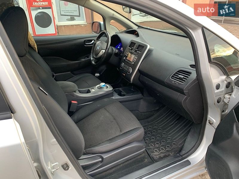 Хэтчбек Nissan Leaf 2014 в Тячеве фото 4 Хэтчбек Nissan Leaf 2014 в Тячеве