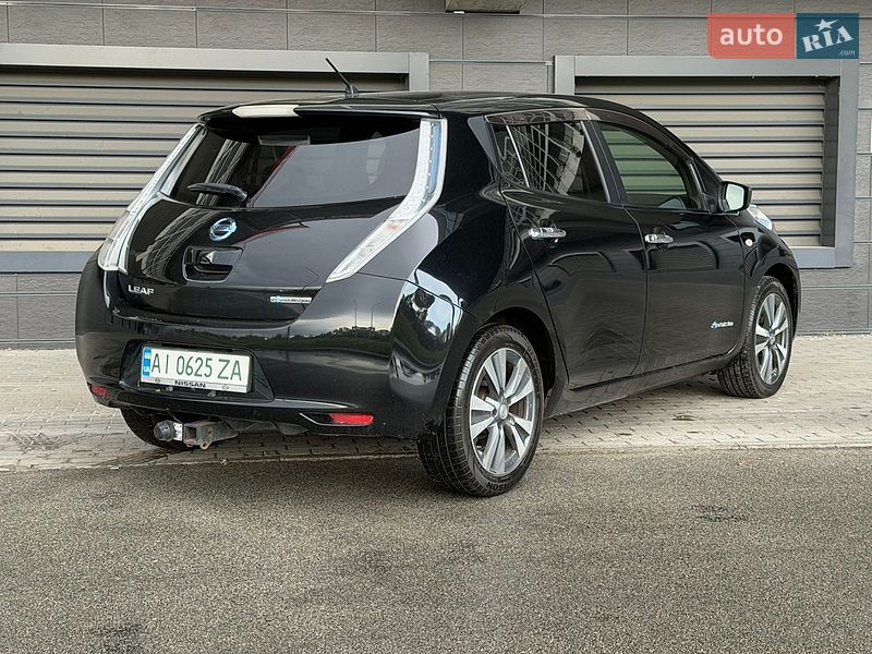 Хэтчбек Nissan Leaf 2016 в Киеве
