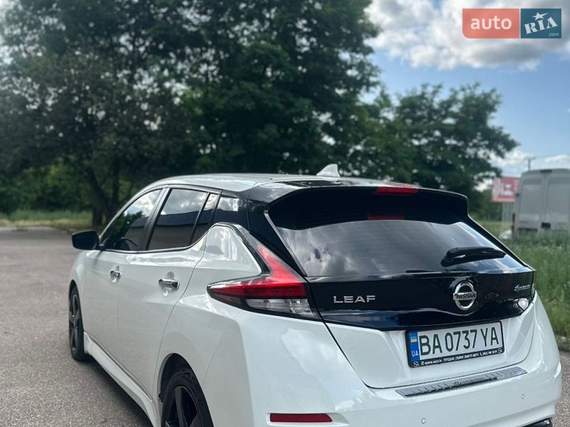 Хэтчбек Nissan Leaf 2020 в Кропивницком