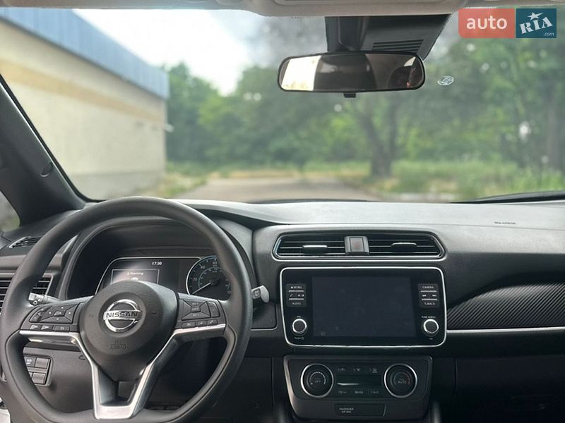 Хэтчбек Nissan Leaf 2020 в Кропивницком