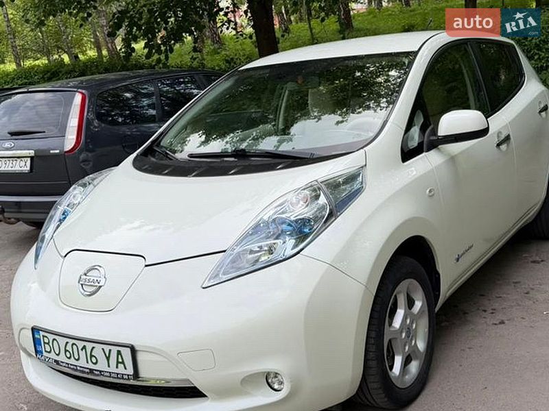Хетчбек Nissan Leaf 2013 в Тернополі