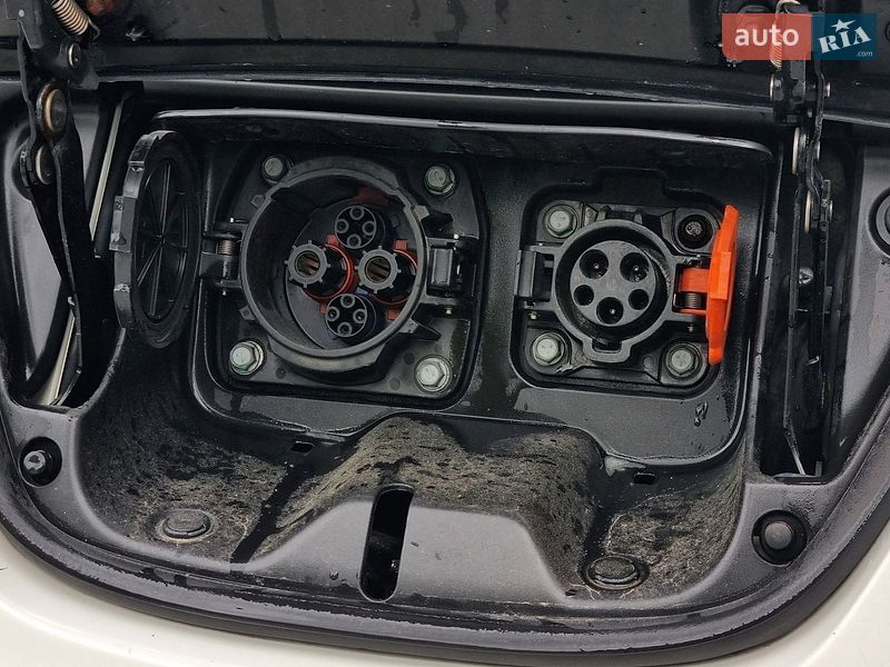 Хэтчбек Nissan Leaf 2013 в Тернополе