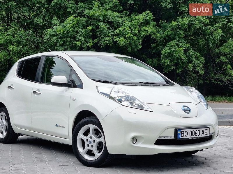 Хэтчбек Nissan Leaf 2013 в Тернополе