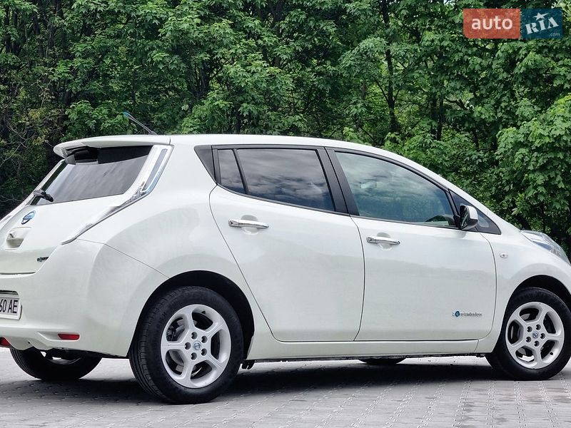 Хэтчбек Nissan Leaf 2013 в Тернополе