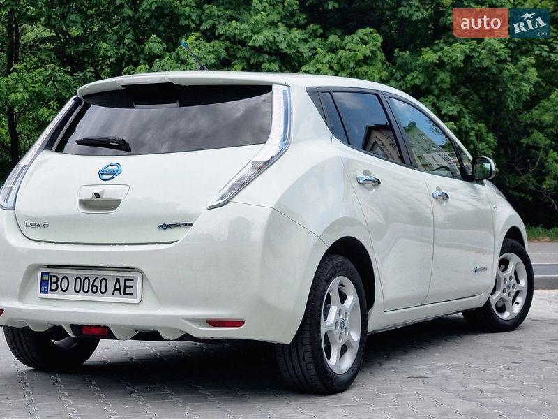 Хэтчбек Nissan Leaf 2013 в Тернополе