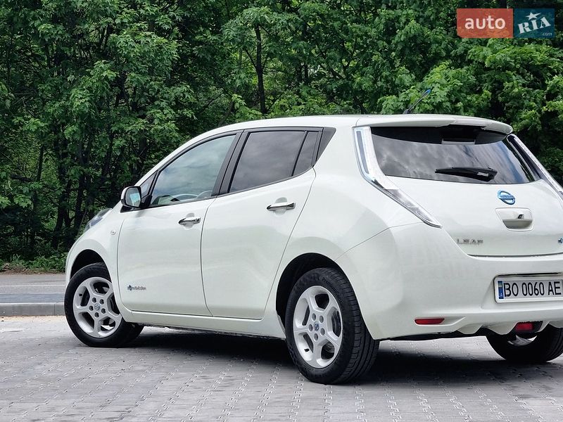 Хэтчбек Nissan Leaf 2013 в Тернополе