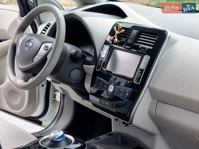 Хэтчбек Nissan Leaf 2013 в Тернополе