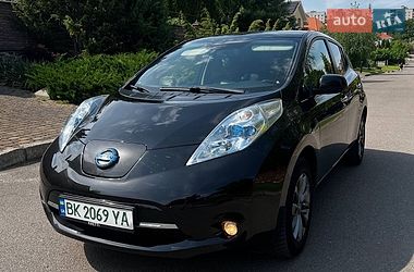 Хэтчбек Nissan Leaf 2015 в Ровно